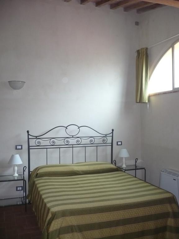 Casa Vacanze "Casale Al Pino" Riparbella Luaran gambar