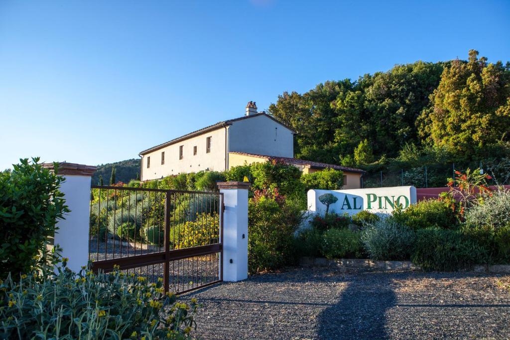 Casa Vacanze "Casale Al Pino" Riparbella Luaran gambar