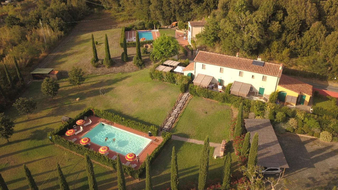 Casa Vacanze "Casale Al Pino" Riparbella Luaran gambar