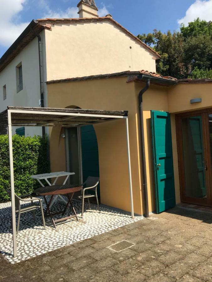 Casa Vacanze "Casale Al Pino" Riparbella Luaran gambar