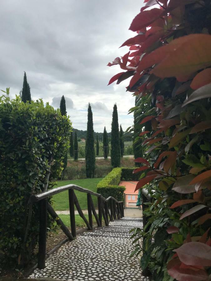 Casa Vacanze "Casale Al Pino" Riparbella Luaran gambar
